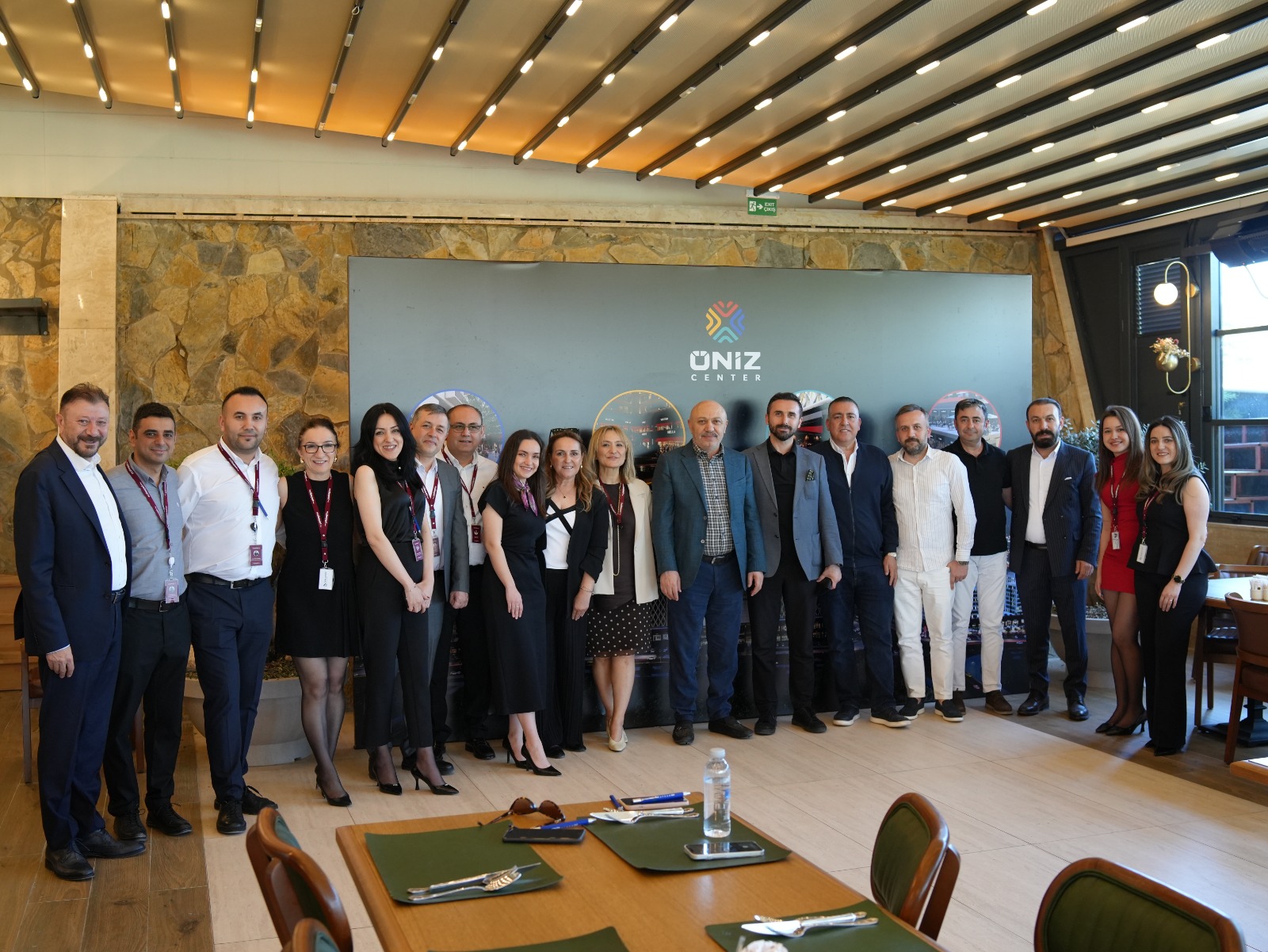 Konsept geliştirme, kiralama ve yönetimi Mallexpert tarafından yürütülen Öniz Center Projesi'nin daveti, 29 Nisan 2026 tarihinde sektör profesyonellerinin katılımıyla gerçekleştirildi
